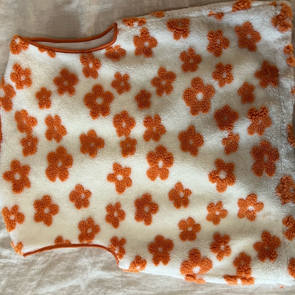Nasty Gal Cream and Orange Floral Sherpa Vest - Picture 3 of 3